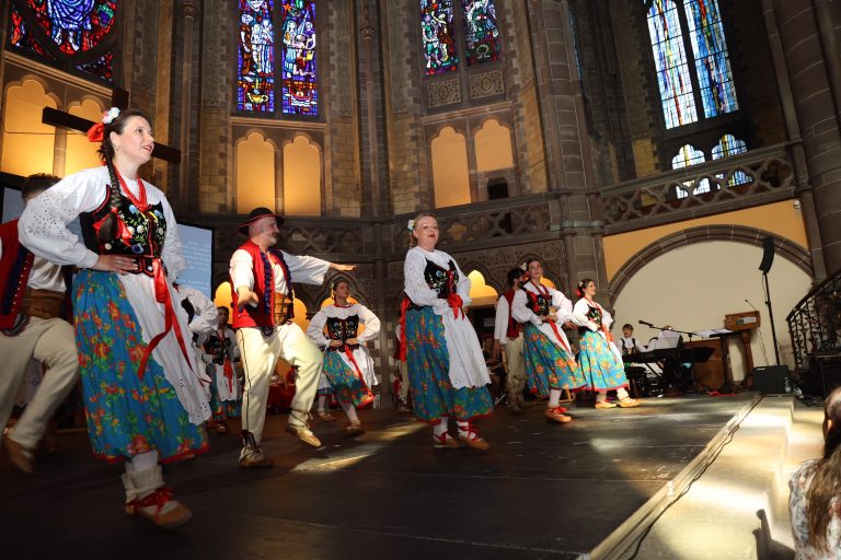 Festival de la culture polonaise Les Deux Coeurs - scène de danse Concert caritatif dans l'église réformée Saint-Paul de Strasbourg le 22 Juin 2025